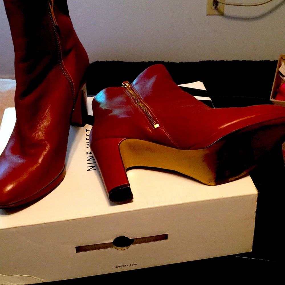 Cognac coloured booties barley worn with very little wearing on boot